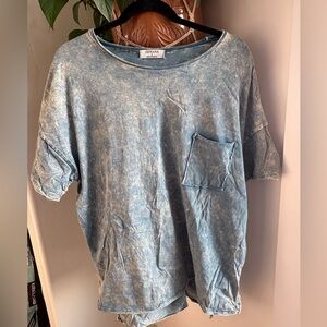 Zenana Acid Wash Tshirt.  blue.